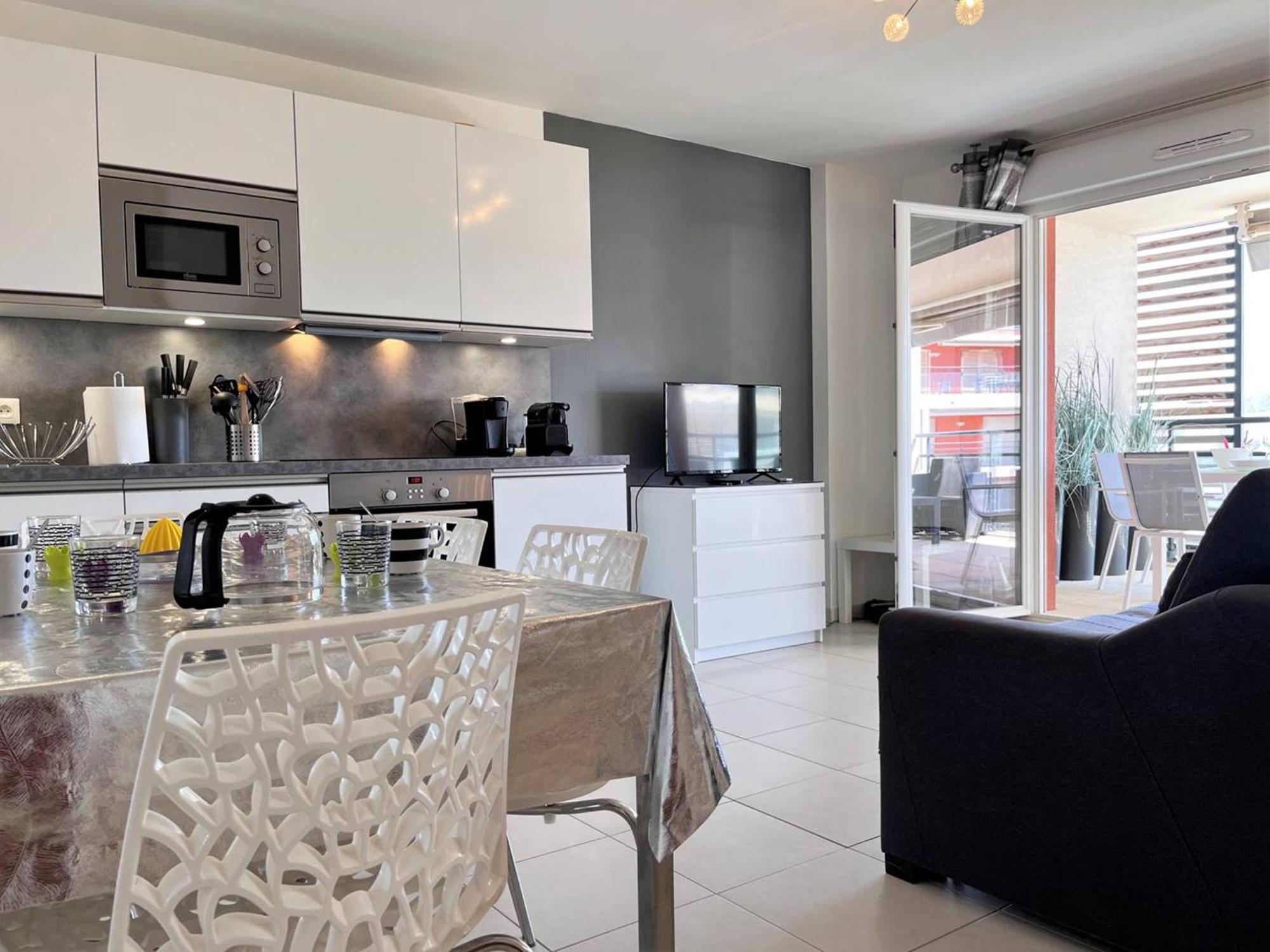 Charmant T2 Climatise Avec Grande Terrasse, Piscine Et Parking Privatif, Proche Plage Et Commerces. - Fr-1-251-441 Ле-Лаванду Экстерьер фото